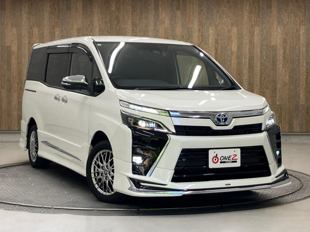 トヨタ ヴォクシー 1.8 ハイブリッド ZS 煌Ⅲの中古車