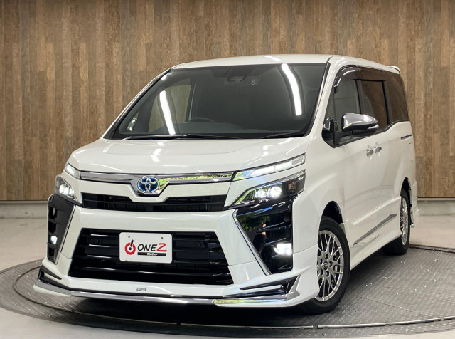 トヨタ ヴォクシー 1.8 ハイブリッド ZS 煌Ⅲの中古車
