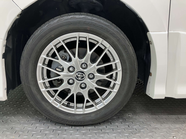 トヨタ ヴォクシー 1.8 ハイブリッド ZS 煌Ⅲの中古車