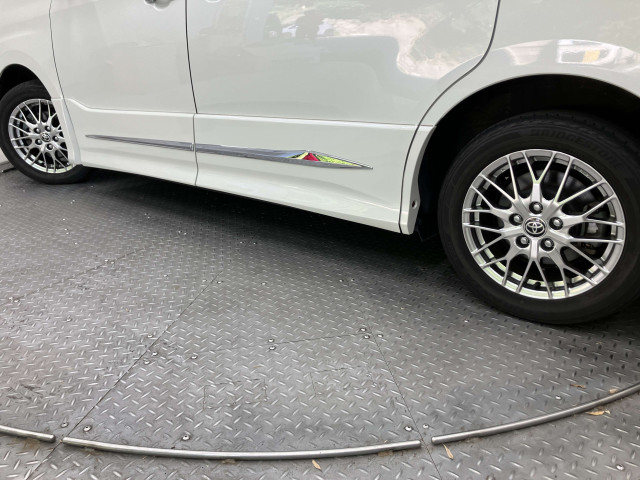 トヨタ ヴォクシー 1.8 ハイブリッド ZS 煌Ⅲの中古車