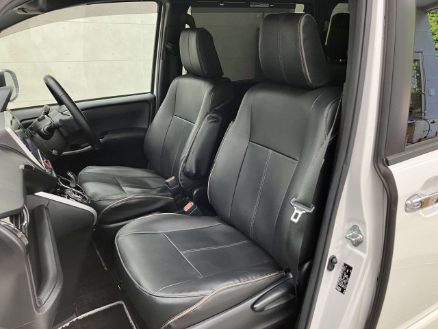 トヨタ ヴォクシー 1.8 ハイブリッド ZS 煌Ⅲの中古車