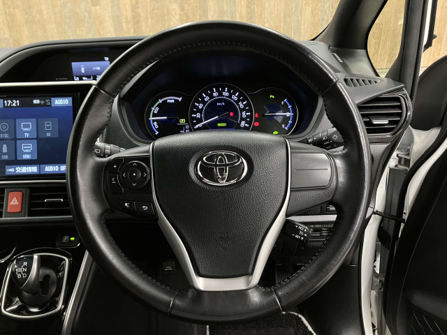 トヨタ ヴォクシー 1.8 ハイブリッド ZS 煌Ⅲの中古車