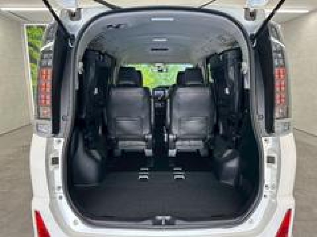 トヨタ ヴォクシー ZS“煌”の中古車