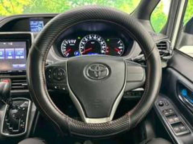 トヨタ ヴォクシー ZS“煌”の中古車