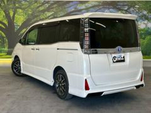 トヨタ ヴォクシー ZS“煌”の中古車