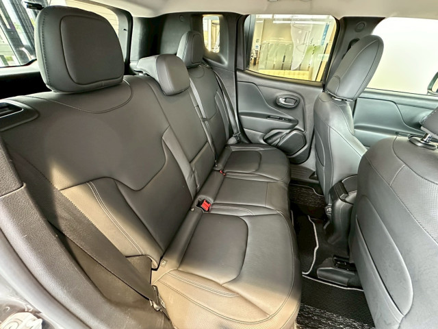 ジープ レネゲード リミテッドの中古車