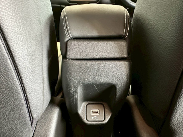 ジープ レネゲード リミテッドの中古車