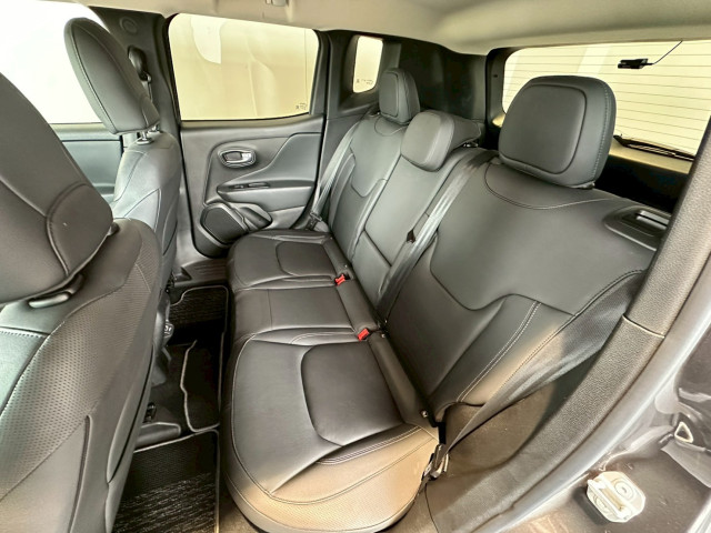 ジープ レネゲード リミテッドの中古車