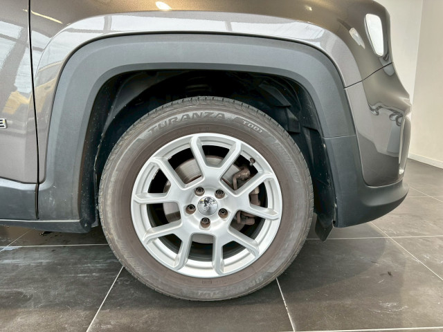 ジープ レネゲード リミテッドの中古車