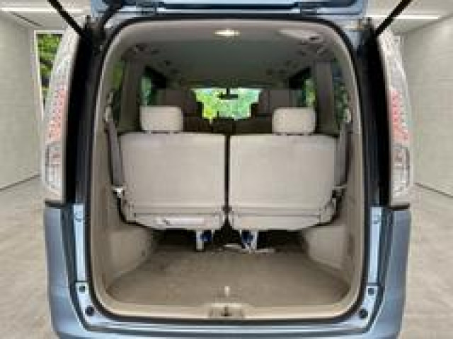 日産 セレナハイブリッド 2.0 20G S-HYBRIDの中古車