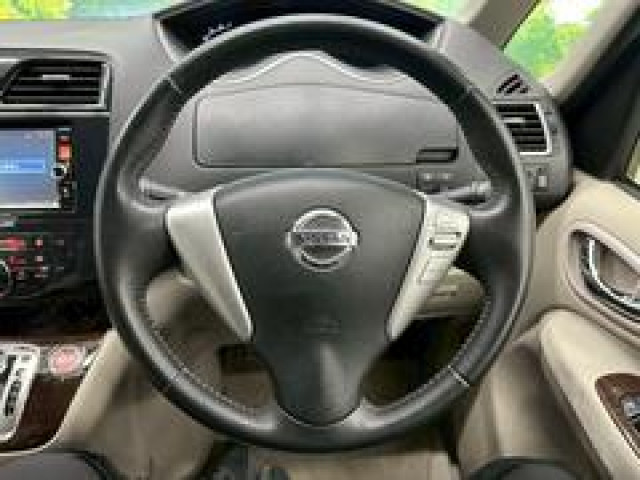 日産 セレナハイブリッド 2.0 20G S-HYBRIDの中古車