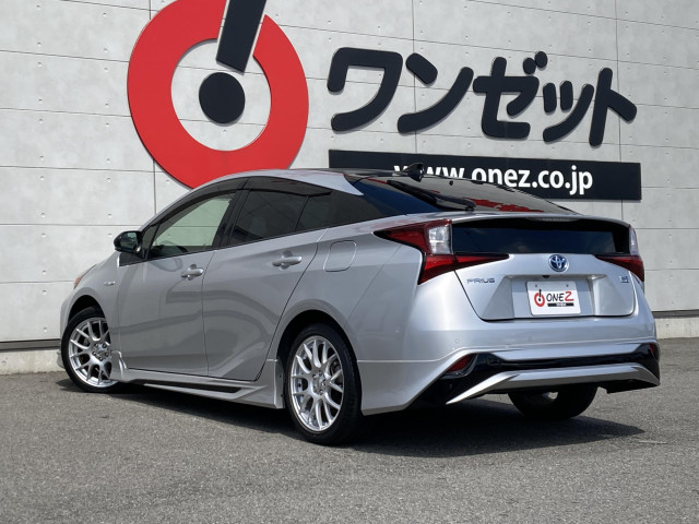 トヨタ プリウス 1.8 S ツーリングセレクションの中古車