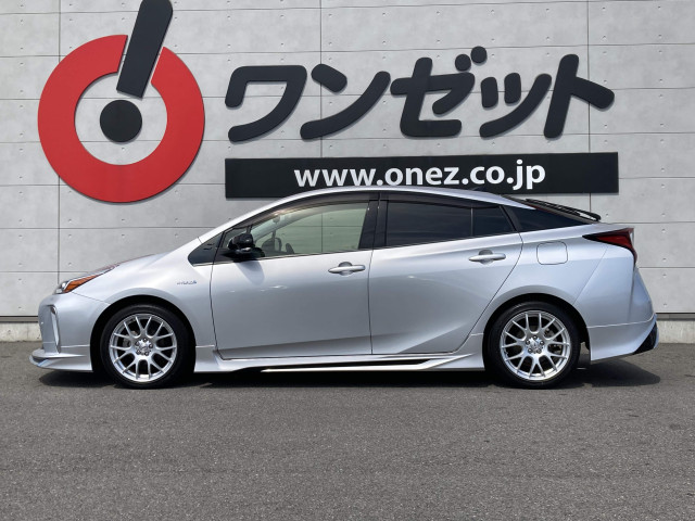 トヨタ プリウス 1.8 S ツーリングセレクションの中古車