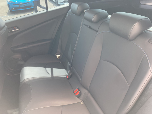 トヨタ プリウス 1.8 S ツーリングセレクションの中古車