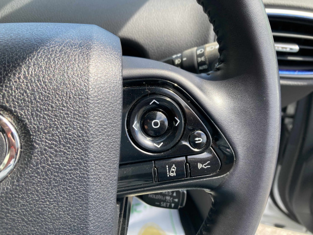 トヨタ プリウス 1.8 S ツーリングセレクションの中古車