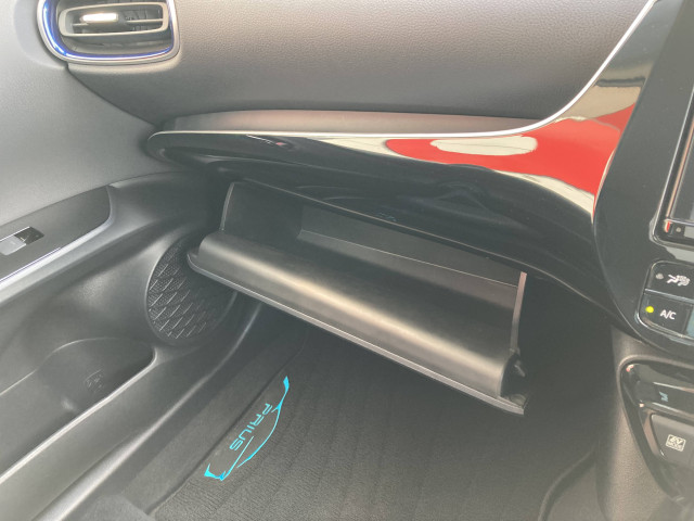 トヨタ プリウス 1.8 S ツーリングセレクションの中古車