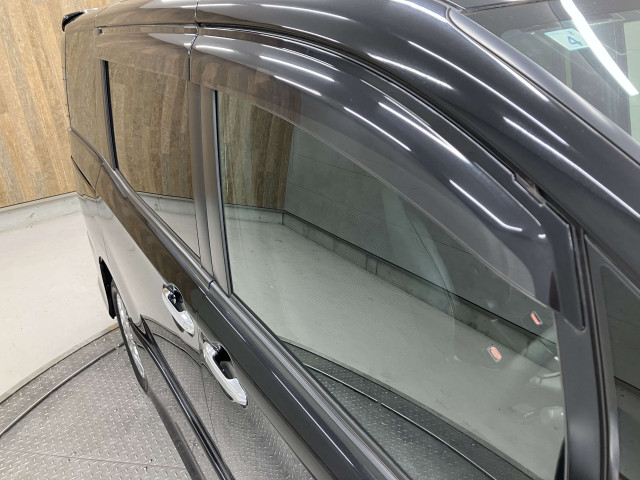トヨタ ヴォクシー 1.8 ハイブリッド ZS 煌Ⅲの中古車