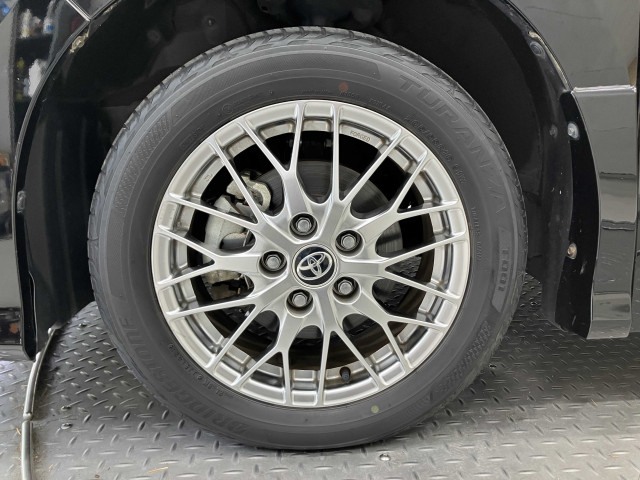 トヨタ ヴォクシー 1.8 ハイブリッド ZS 煌Ⅲの中古車