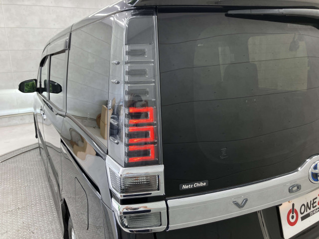 トヨタ ヴォクシー 1.8 ハイブリッド ZS 煌Ⅲの中古車