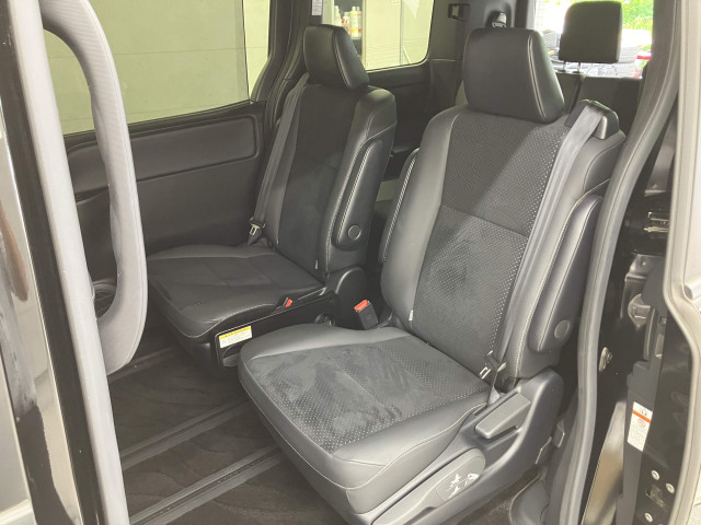 トヨタ ヴォクシー 1.8 ハイブリッド ZS 煌Ⅲの中古車