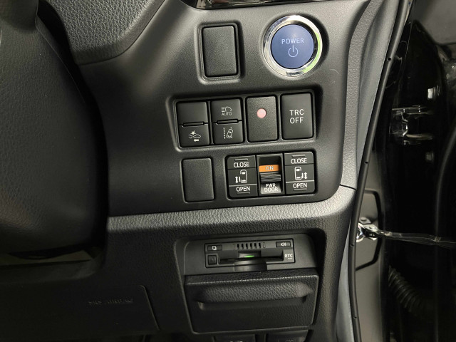 トヨタ ヴォクシー 1.8 ハイブリッド ZS 煌Ⅲの中古車