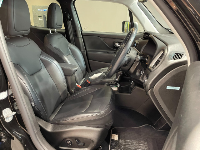 ジープ レネゲード リミテッドの中古車