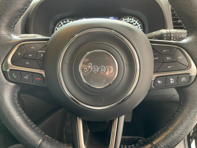 ジープ レネゲード リミテッドの中古車