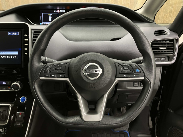 日産 セレナ 1.2 e-POWER XVの中古車
