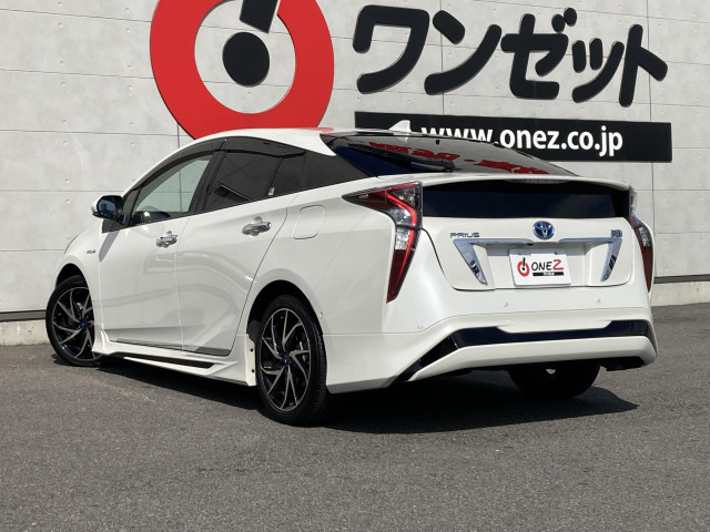 トヨタ プリウス 1.8 A ツーリングセレクションの中古車
