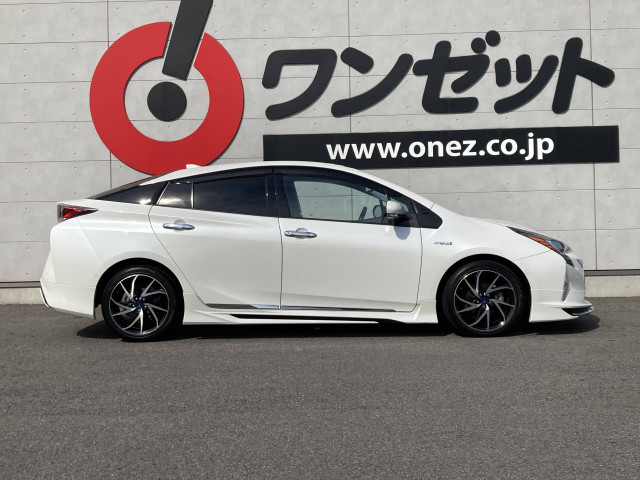 トヨタ プリウス 1.8 A ツーリングセレクションの中古車