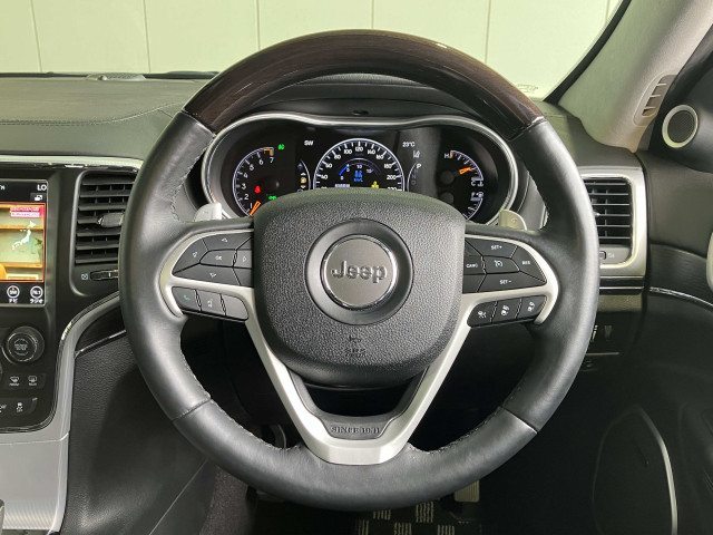 ジープ グランドチェロキー サミット 4WDの中古車