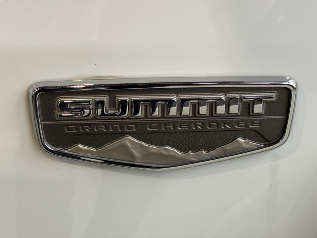 ジープ グランドチェロキー サミット 4WDの中古車