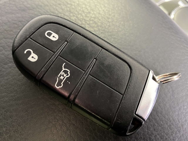 ジープ グランドチェロキー サミット 4WDの中古車
