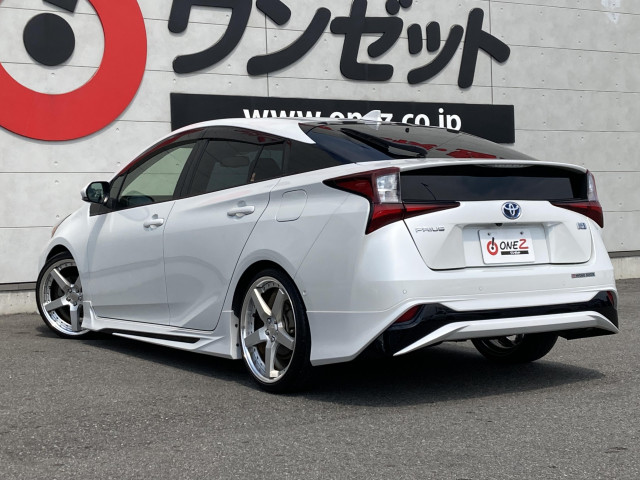 トヨタ プリウス 1.8 A ツーリングセレクションの中古車