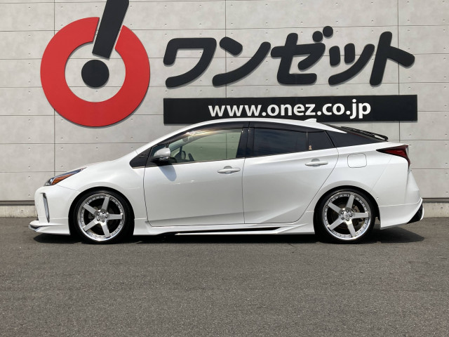 トヨタ プリウス 1.8 A ツーリングセレクションの中古車