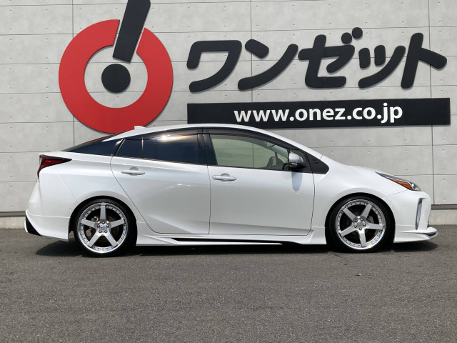 トヨタ プリウス 1.8 A ツーリングセレクションの中古車