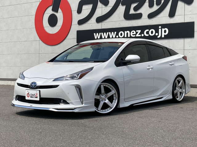 トヨタ プリウス 1.8 A ツーリングセレクションの中古車