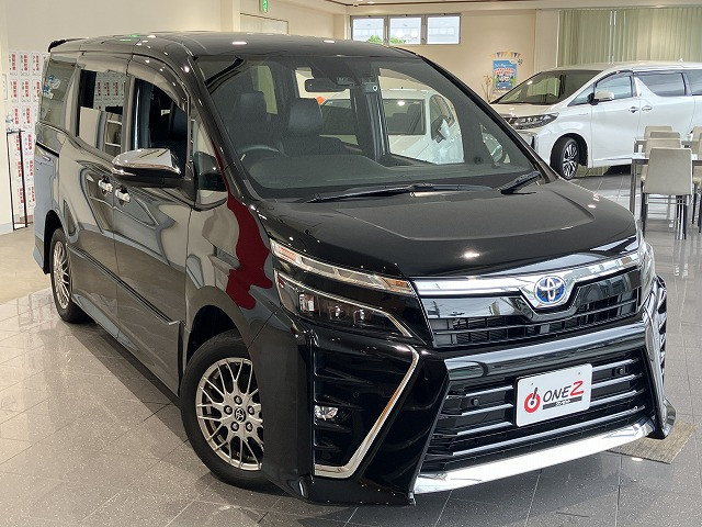 トヨタ ヴォクシー 1.8 ハイブリッド ZS 煌Ⅲの中古車