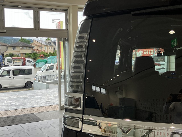 トヨタ ヴォクシー 1.8 ハイブリッド ZS 煌Ⅲの中古車