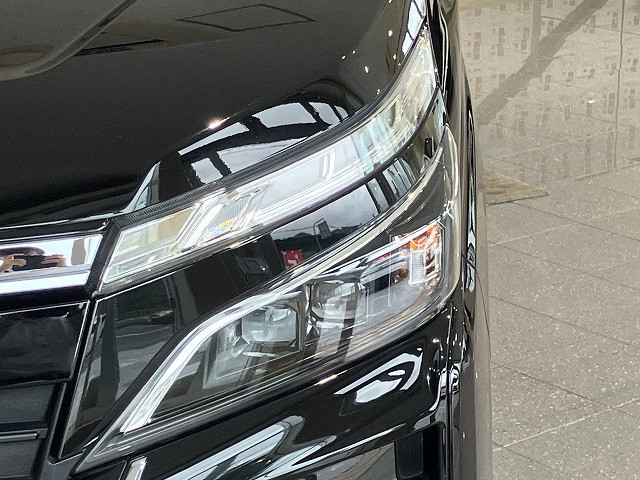 トヨタ ヴォクシー 1.8 ハイブリッド ZS 煌Ⅲの中古車