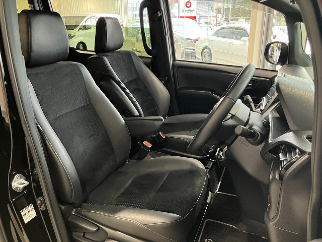 トヨタ ヴォクシー 1.8 ハイブリッド ZS 煌Ⅲの中古車