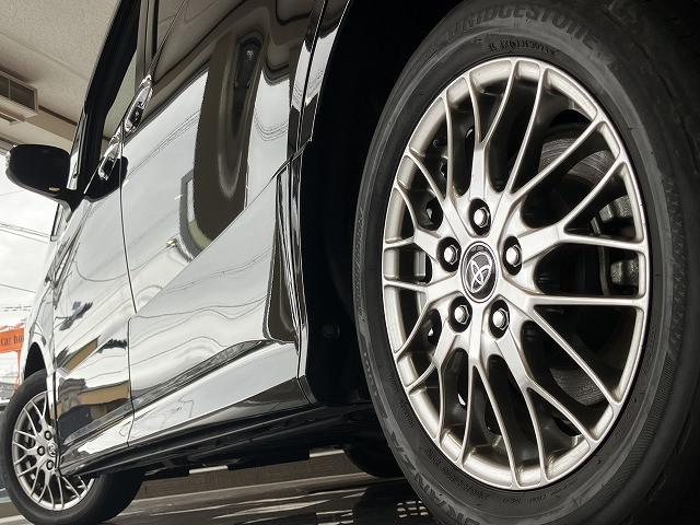 トヨタ ヴォクシー 1.8 ハイブリッド ZS 煌Ⅲの中古車