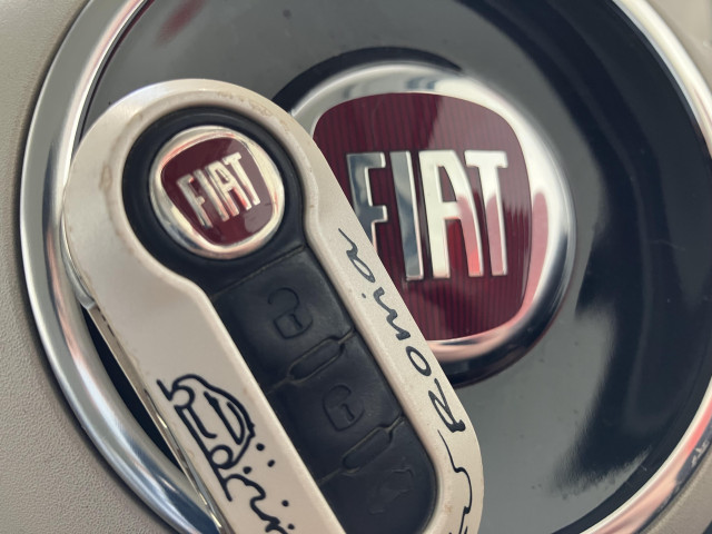 フィアット 500C ツインエア ラウンジの中古車