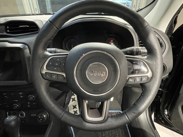 ジープ レネゲード リミテッド 4xe 4WDの中古車