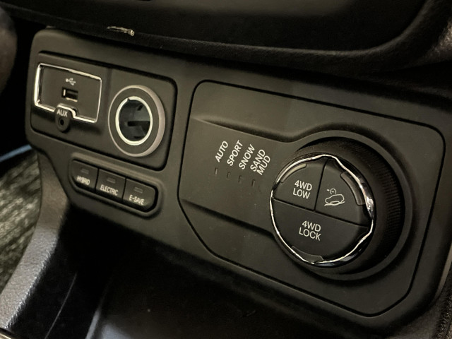 ジープ レネゲード リミテッド 4xe 4WDの中古車
