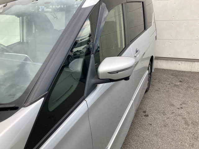 日産 セレナ 2.0 ハイウェイスター Vの中古車