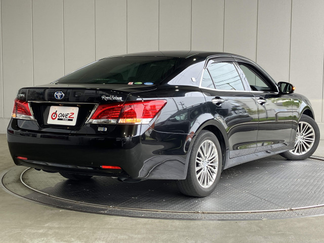 トヨタ クラウンロイヤルハイブリッド ハイブリッド 2.5 ロイヤルサルーン ブラックスタイルの中古車
