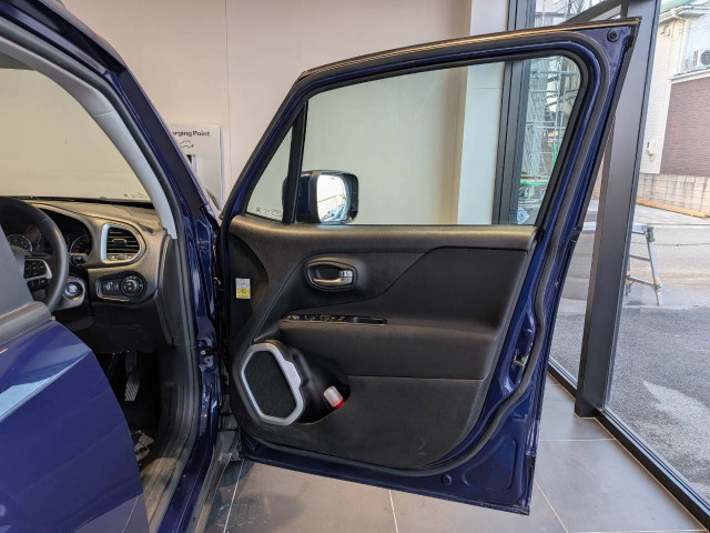 ジープ レネゲード ロンジチュードの中古車