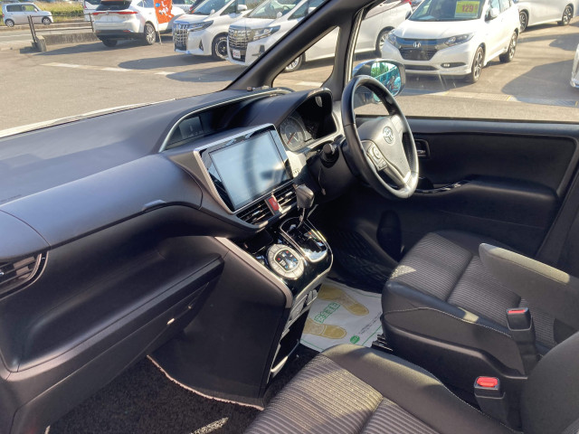 トヨタ ヴォクシー 2.0 ZS 煌の中古車