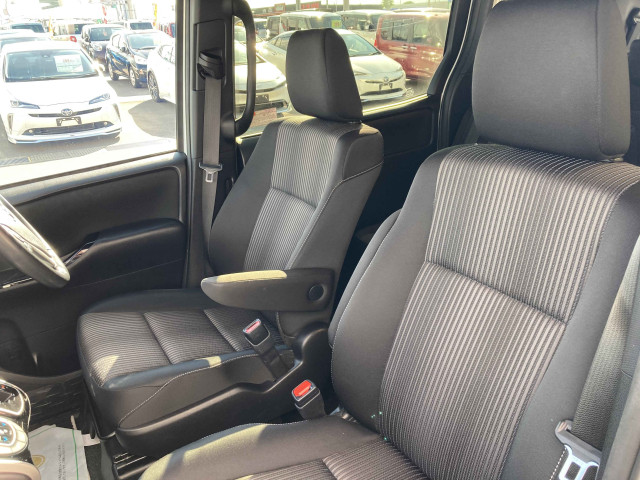 トヨタ ヴォクシー 2.0 ZS 煌の中古車